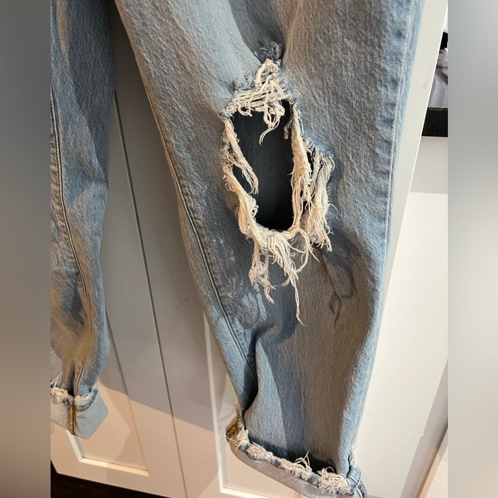 EUC Universal Thread 90’s vintage straight leg, distressed jeans size 14R - Picture 2 of 6